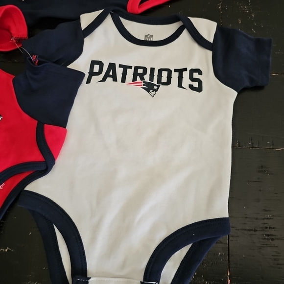 NFL New England Patriots Infant/Baby Boys’ 3-Piece Bodysuits New With Tags 0-3M - Picture 3 of 6